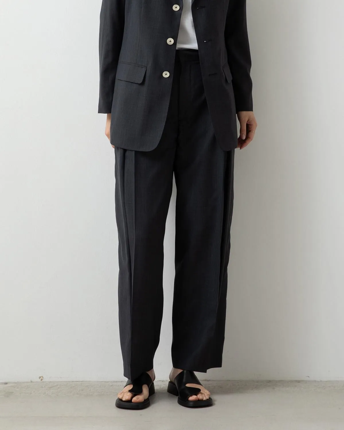 SHEER WOOL PLEATSTUCK SLACKS